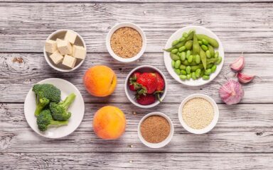 Dieta in menopausa, non devi assolutamente mangiare questi cibi I Le conseguenze sul tuo organismo sono catastrofiche